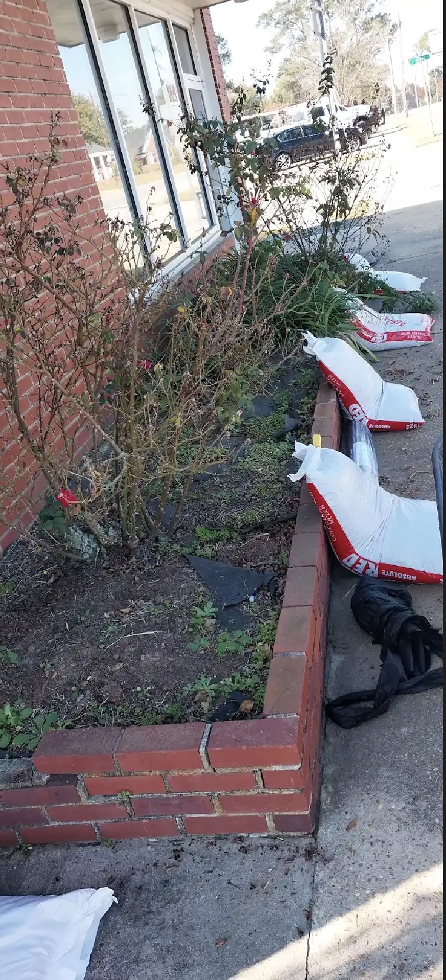 Commercial mulch installation in progress